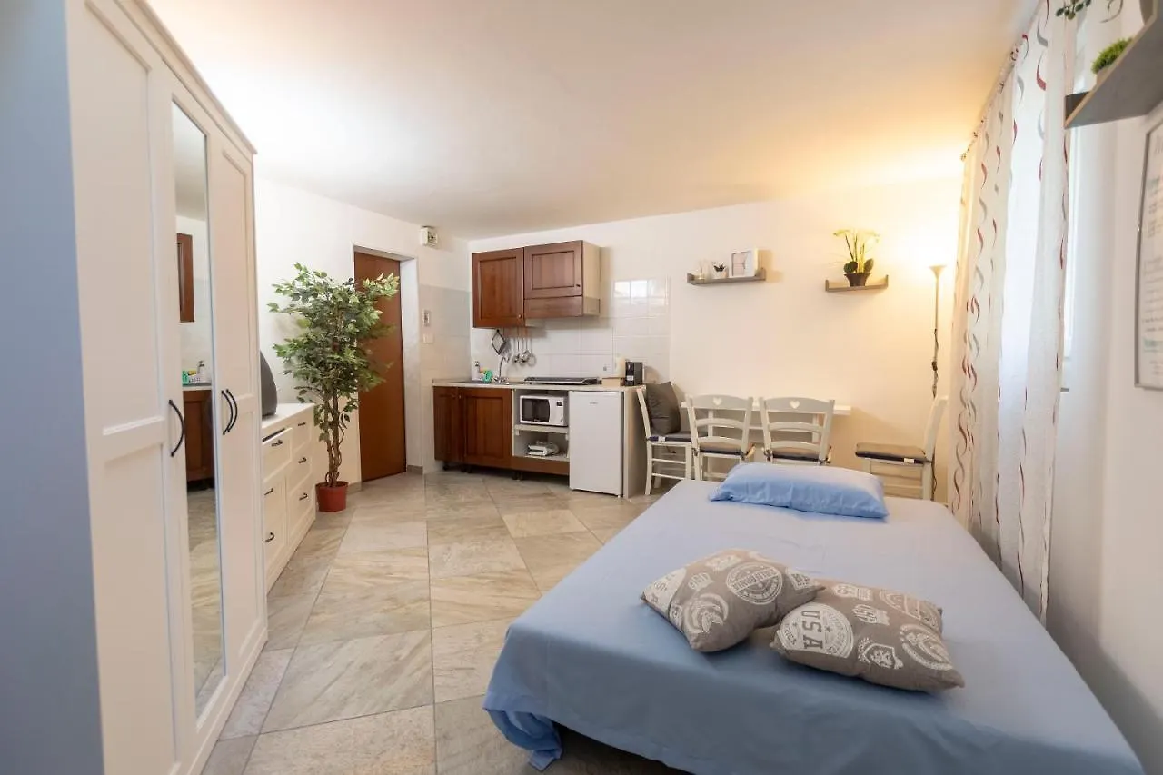 Le Mura Station Modern House - Parcheggio & Wi-Fi Gratis Ferrara 0*,
